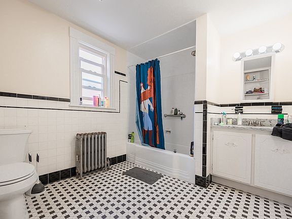 2nd image of 23 Wisconsin Ave #2