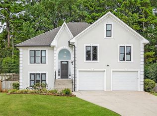 1320 Green Oak Cir, Lawrenceville, GA 30043