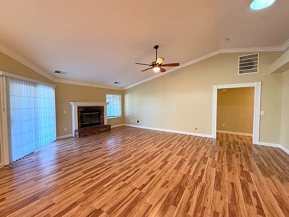 2nd image of 1013 Deerfield Ct