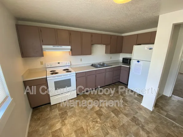 527 Spring Creek Dr, Laramie, WY