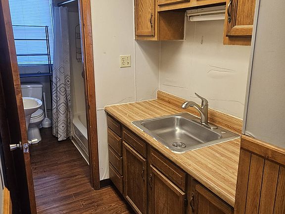 2nd image of 424 Rear East Ridge St #1