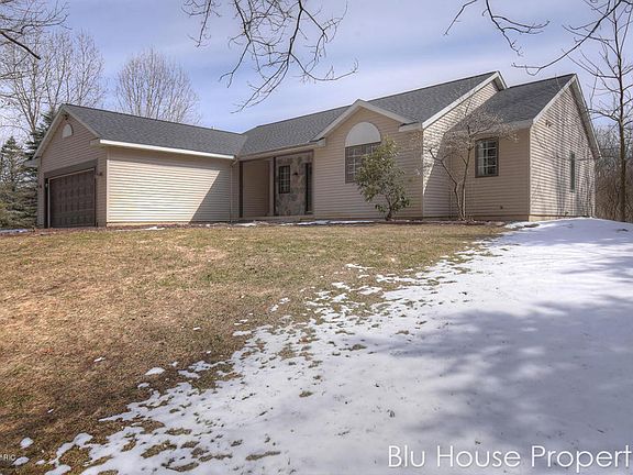 3rd image of 8344 Woodcrest Dr NE