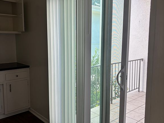 4th image of 760 Earlham St #7
