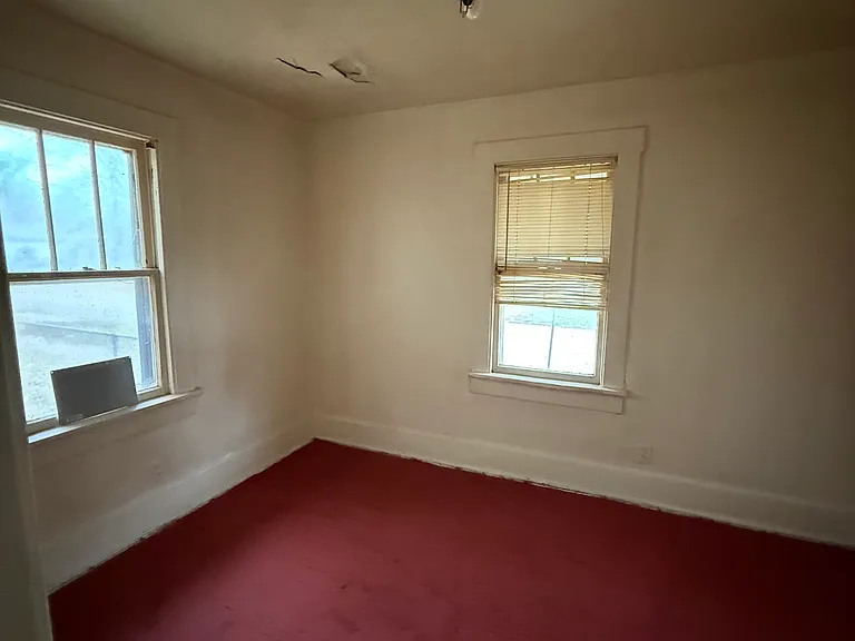 1652 E Hickory St — Photo 7