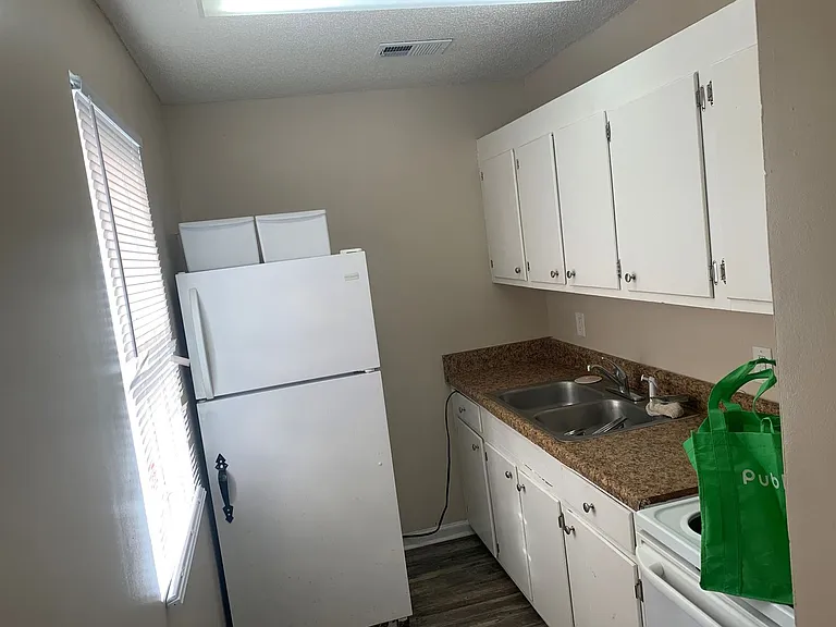 487 Bush Berry Rd #B — Photo 3