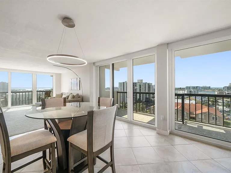 400 Island Way #901 — Photo 8