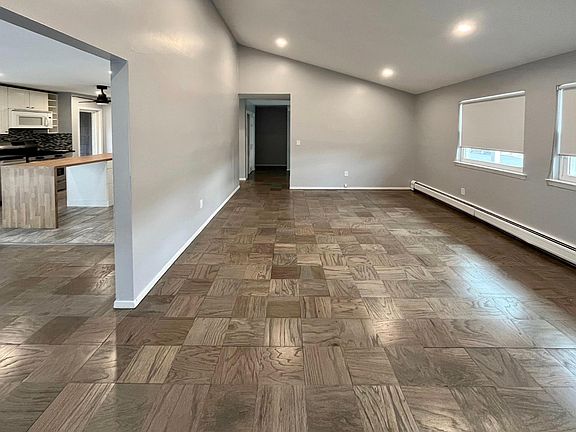 4th image of 7 Brush Ct Floor 2