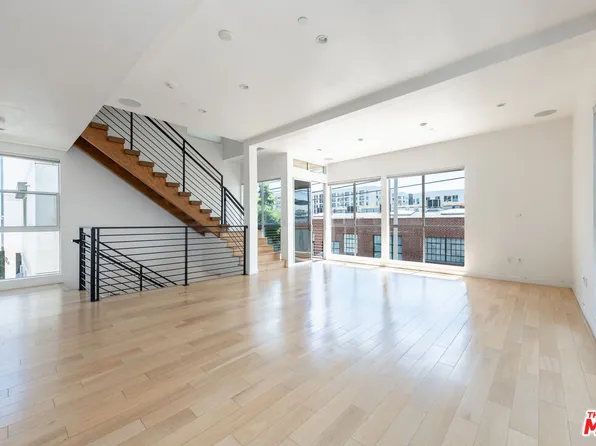 1203 N Garbo Ln, Los Angeles, CA 90038