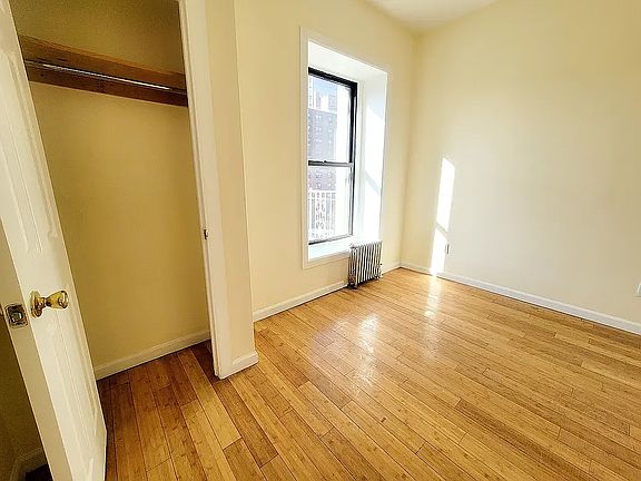 4th image of 170 W 123rd St #43