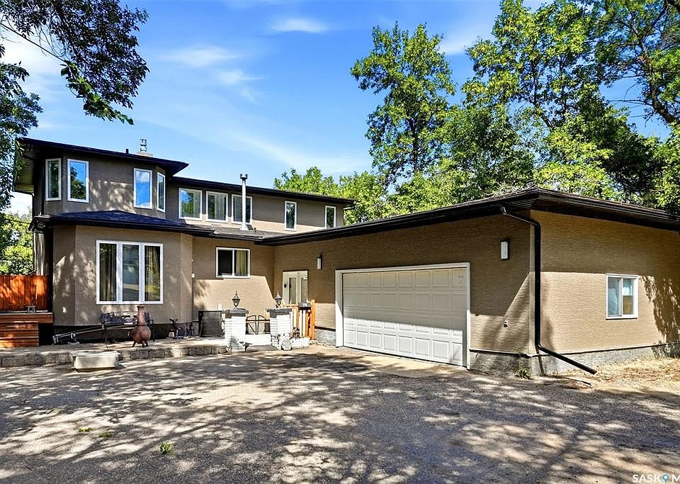 1st image of 210 PLEASANT AVENUE