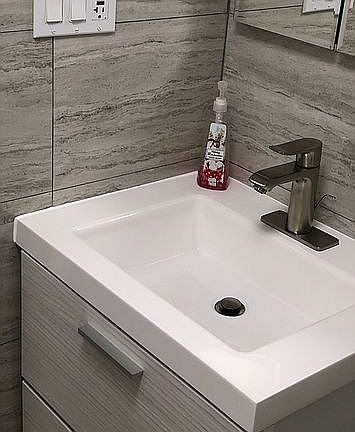 2nd image of 118 Jay Ave #2