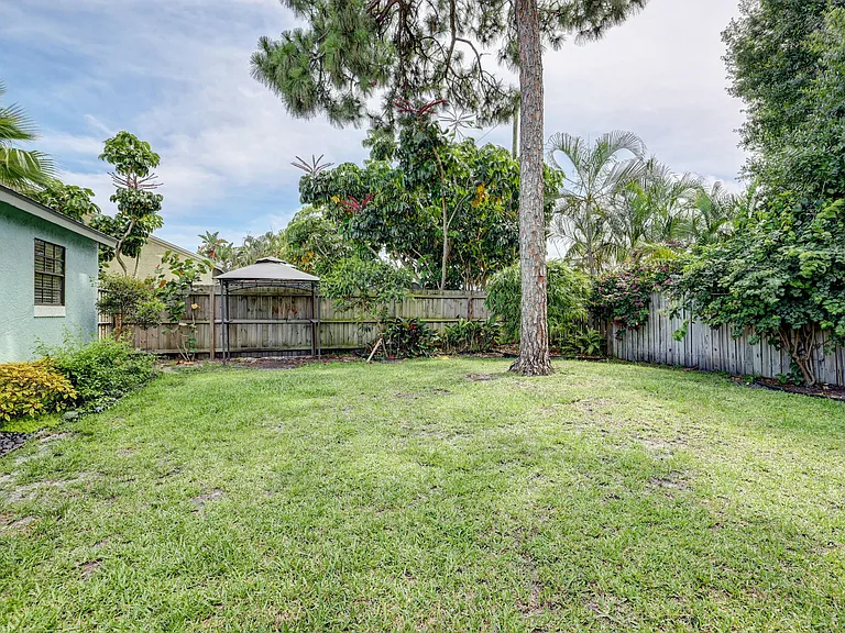 5770 SE Wilsie Dr — Photo 23