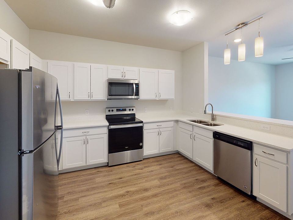 1st image of 1520 NW Irvinedale Dr #206