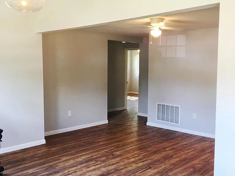 5137 Lakeview Dr — Photo 12