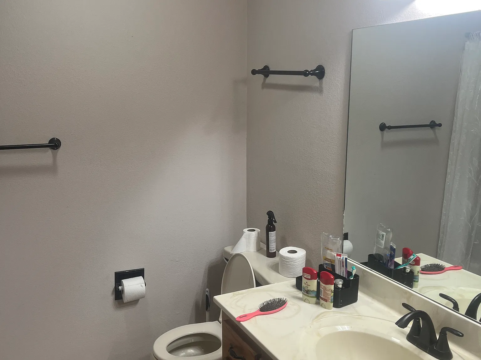 4 bed, 1872 sqft, $1,950 — Photo 4
