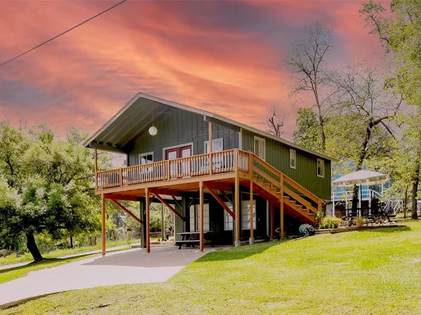 581 Northwood Dr, Pointblank, TX 77364