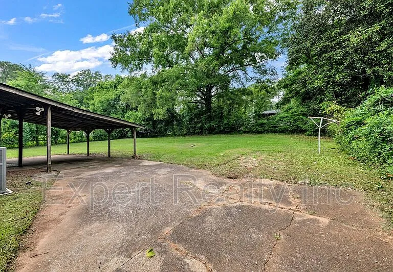 920 Parkway Dr — Photo 28