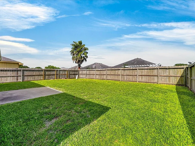 2314 Blue Star Dr — Photo 36