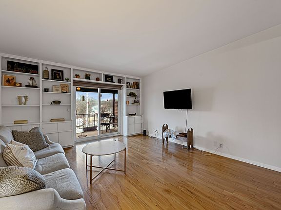 3rd image of 4425 Westlawn Dr APT A301