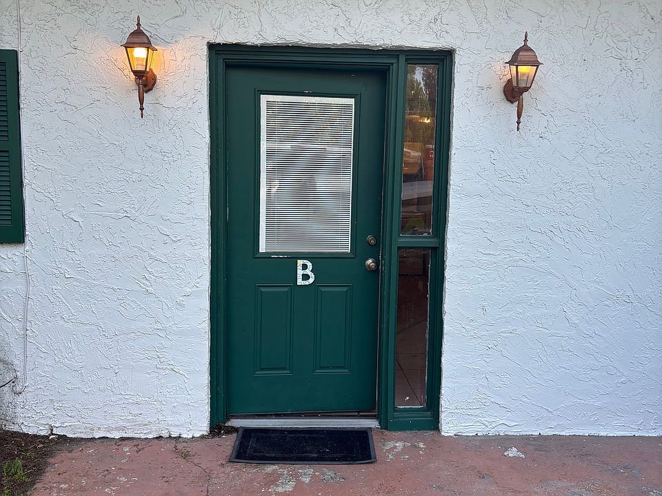 1st image of 500 N Moore St #B