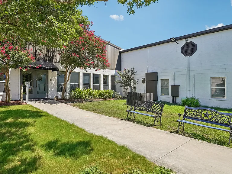 Silver Oaks Villas — Photo 31