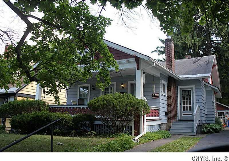 1st image of 211 Parkway Dr