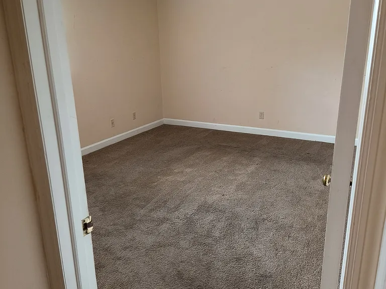 2890 Carriage Dr #F — Photo 10