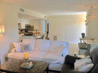 200 Palm Dr APT 3, Naples, FL 34112