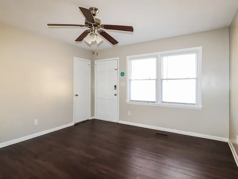 208 Sam Pate Dr — Photo 5