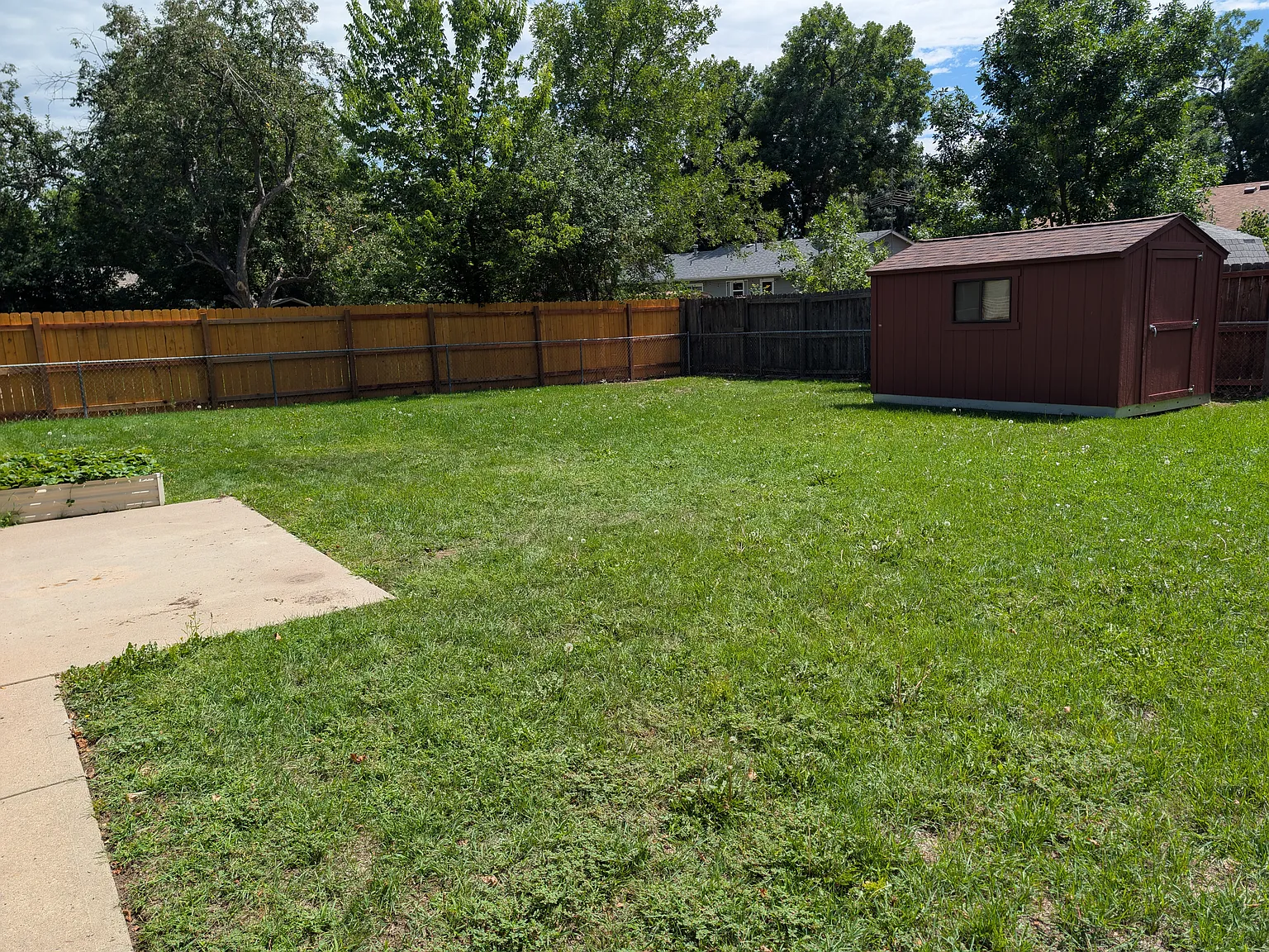 3 bed, 960 sqft, $1,995 — Photo 3