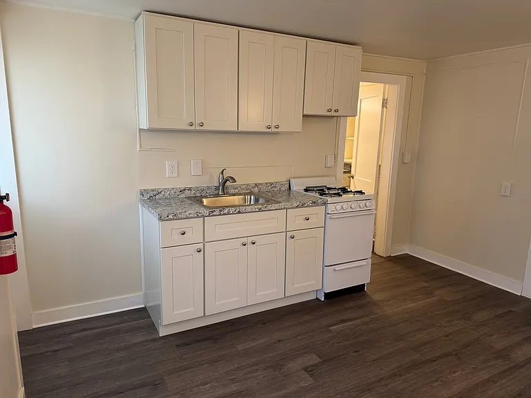 187 West St #12 — Photo 2