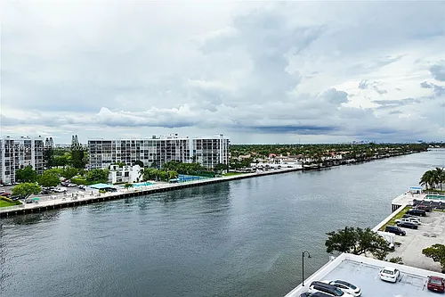 3000 S Ocean Dr #712 Photo 1