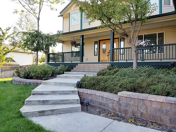 3rd image of 720 S Majestic View Dr