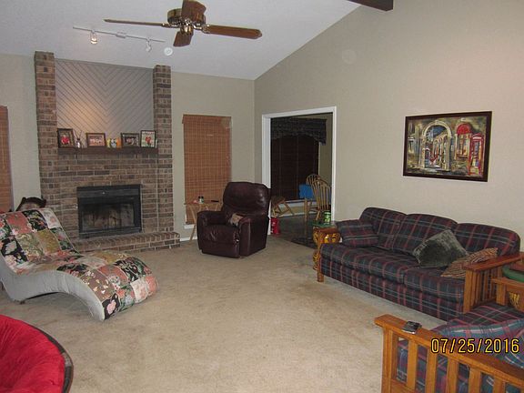 5th image of 406 Janet Kay Dr