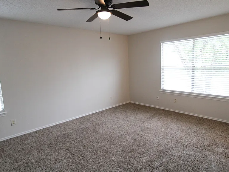 945 Schertz Pkwy #4 — Photo 15