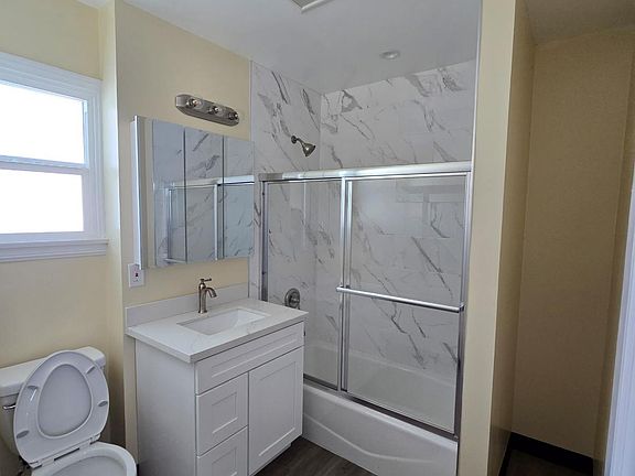 3rd image of 14024 Kornblum Ave #1/2