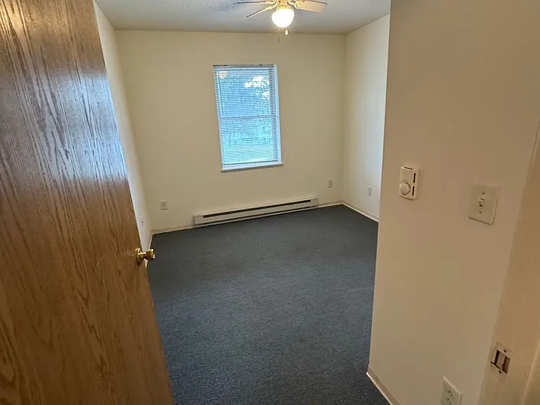 PIONEER BLUFF APARTMENTS — Photo 73