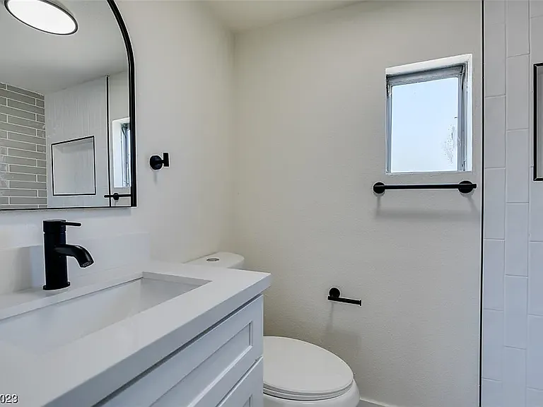 3 bed, 1248 sqft, $2,200 — Photo 4