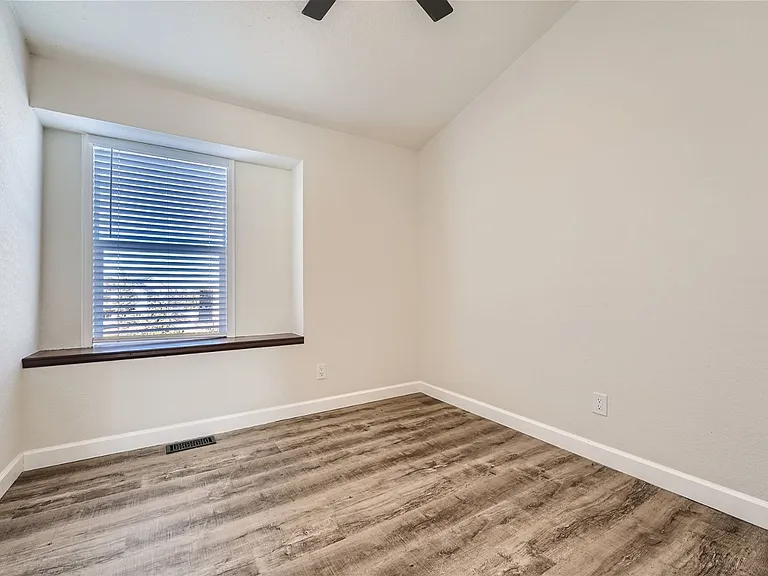 5701 Wagonwheel Trl — Photo 17