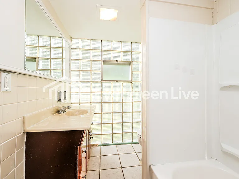 953 Covedale Ave — Photo 15