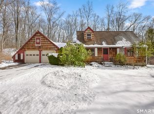 12 Skidmore Ln, Sandy Hook, CT 06482