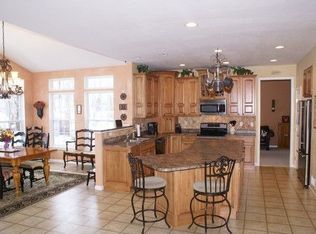 155 Scenic Ridge Dr, Venetia, PA 15367
