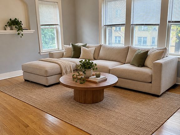 2nd image of 5033 N Harding Ave APT 2E