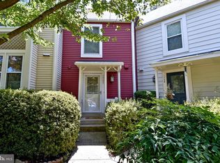 1727 Quietree Dr, Reston, VA 20194