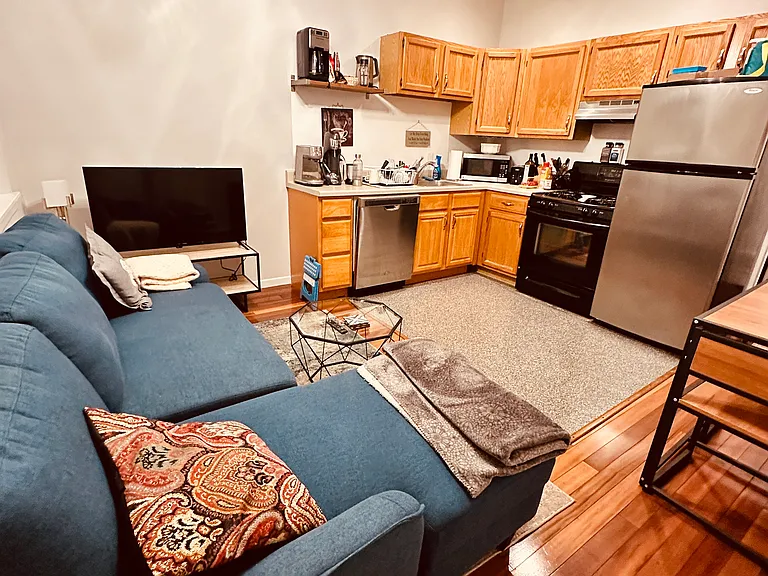 2340 Christian St #2 — Photo 4