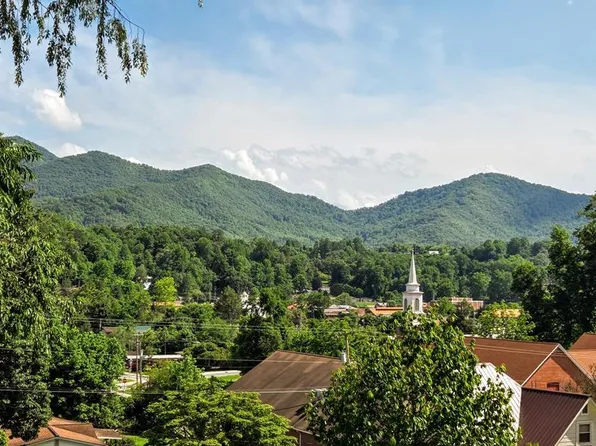 145 Pine St, Bryson City, NC 28713