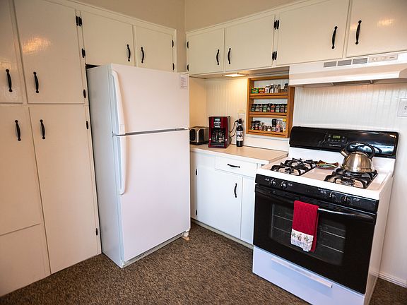 Kitchen. Stove is gas.