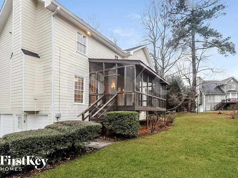 2117 Gatwick Dr — Photo 14