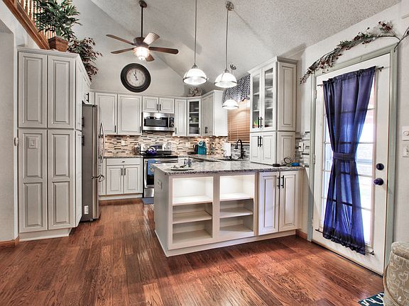 4th image of 3117 W 127th Ave