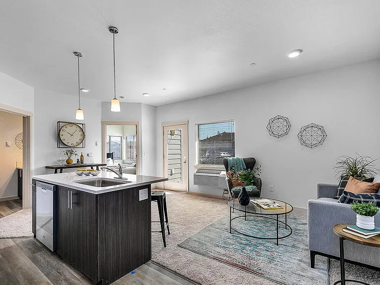 630 NW Kingwood Ave #101 — Photo 9